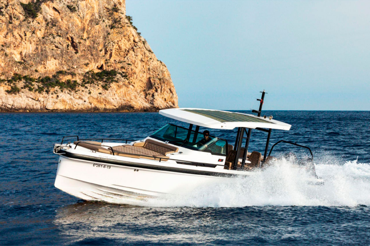 Rent a Boat Mallorca Axopar 37 Brabus Edition
