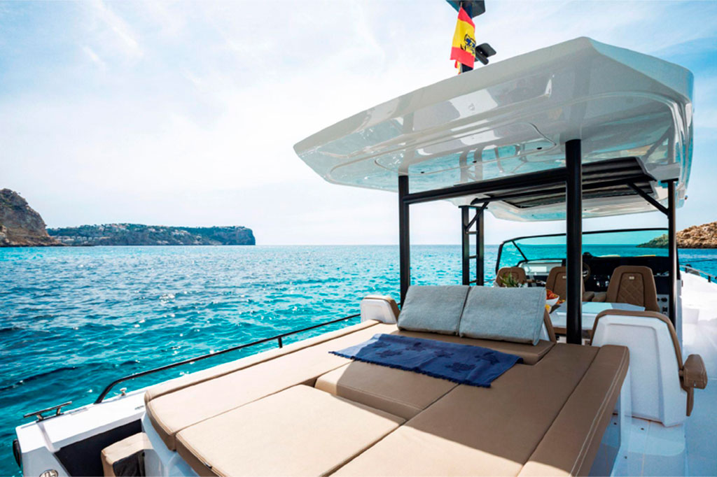 Rent a Boat Mallorca Axopar 37 Brabus Edition