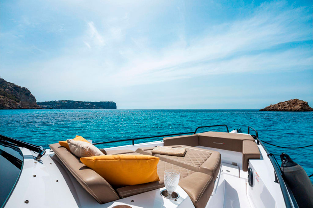 Rent a Boat Mallorca Axopar 37 Brabus Edition