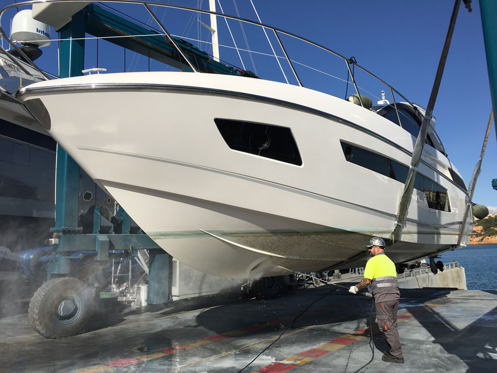 Gpr Antifouling Yachts Mallorca Ferran Marine Servicies